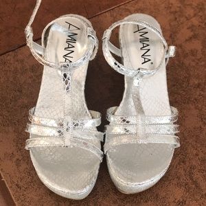 Amiana Girl Silver Wedge